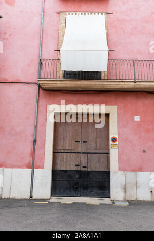 L'image de la rue de Palma dans le mouillé avec des gens Banque D'Images