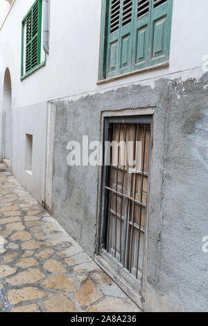 L'image de la rue de Palma dans le mouillé avec des gens Banque D'Images