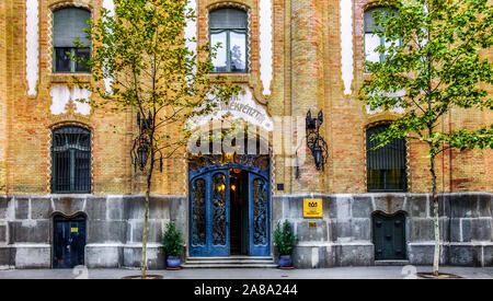 Budapest, Hongrie, août 2019, l'entrée du bâtiment du trésor de l'état hongrois Banque D'Images