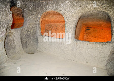 La ville souterraine de Derinkuyu est une ancienne cité troglodytique multi-niveaux en Cappadoce, Turquie. La Cappadoce. L'ancienne ville souterraine. Banque D'Images