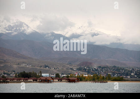 Rive nord du lac Issyk-koul au Kirghizstan Banque D'Images