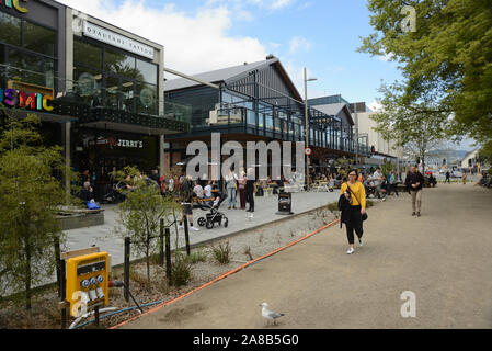 CHRISTCHURCH, Nouvelle-Zélande, le 12 octobre 2019 : Les gens mill sur la CDB à Christchurch City Banque D'Images