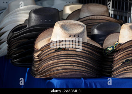 Chapeaux de cow-boy dans un magasin, le circuit des Amériques boutique, Austin, Texas Banque D'Images