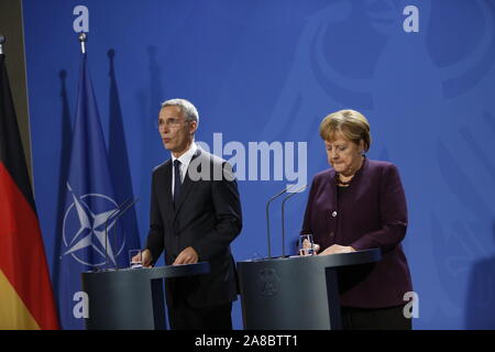 Berlin, Allemagne. 11 juillet, 2019. La chancelière Angela Merkel et Jens Stoltenberg à la chancellerie. La chancelière allemande Angela Merkel reçoit le secrétaire général de l'OTAN, M. Jens Stoltenberg, le 7 novembre pour une visite de travail à la Chancellerie fédérale. Au-delà de l'échange de vues sur les questions, l'échange de vues sont, en particulier, la prochaine réunion des chefs de gouvernement de l'OTAN à Londres les 3 et 4 décembre 2019, qui célèbre le 70e anniversaire de l'Alliance. (Photo par Simone Kuhlmey/Pacific Press) Credit : Pacific Press Agency/Alamy Live News Banque D'Images