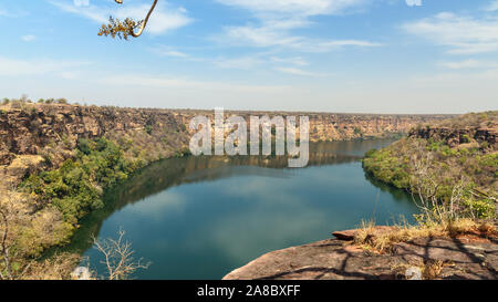 Vue de la rivière Chambal Valley près de Garadia Mahadev temple. Kota. L'Inde Banque D'Images
