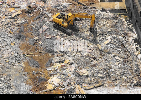 Vue aérienne de la préparation du site, le nettoyage du site, travaux sol et fondation stade. Banque D'Images