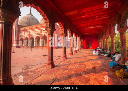 Intérieur et extérieur Jama Masjid de Delhi - la plus grande mosquée de l'Inde Banque D'Images