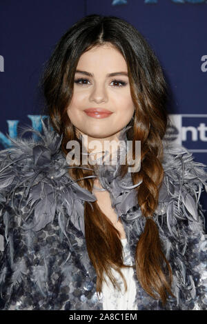 Hollywood, CA. 07Th Nov, 2019. Selena Gomez assiste à la première mondiale du Disney's 'Frozen II' au Kodak Theater le 7 novembre 2019 à Los Angeles, CA. Credit : Arc Sh/Espace d'image/media/Alamy Punch Live News Banque D'Images