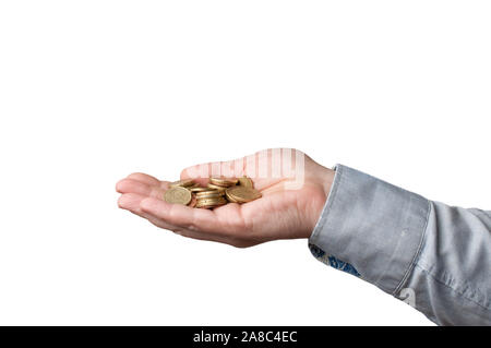 Chemise homme à tenir une poignée de pièces en euro sur fond blanc Banque D'Images