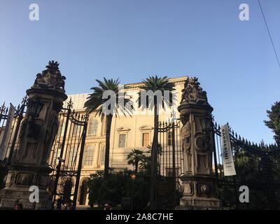 L'Italie, l'Italie, la Chine. Nov 8, 2019. ¯ItalyÃ Â¼Å«La Plaza de España en Italie a été le cadre de la Film Roman Holiday.Il est situé dans la région de Trinity Church, Italie.Plaza y compris le Governor's Mansion, jardins, chocolat maison, Spanish Arch et d'autres bâtiments. Crédit : SIPA Asie/ZUMA/Alamy Fil Live News Banque D'Images