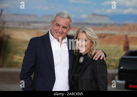 'El Camino : un film Breaking Bad' Premiere au Regency Village Theatre de Los Angeles, Californie le 7 octobre, 2019 Avec : Charles Newirth, Susan Spencer Robbins Où : Los Angeles, California, United States Quand : 08 Oct 2019 Credit : Sheri Determan/WENN.com Banque D'Images