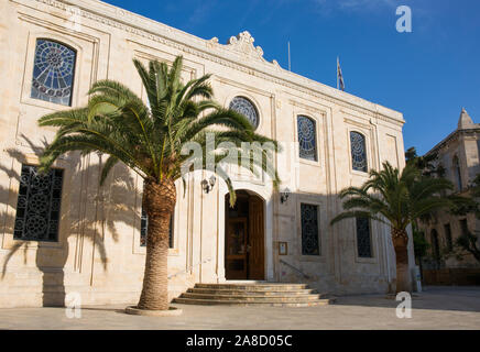 Héraklion, Crète, Grèce. Façade de l'Église grecque orthodoxe d'Agios Titos, Platia Agiou Titou. Banque D'Images