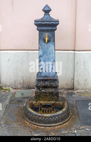 Robinet d'eau potable publique à Pise Italie Banque D'Images