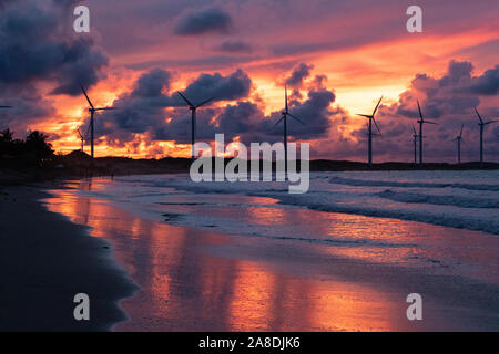 Coucher du soleil à icarai de amontada céara au nord-est braz Banque D'Images