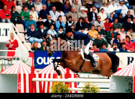 Championnats de saut d'Europe, La Baule, juillet 1991, Michel Robert (FRA) équitation Nonix Banque D'Images