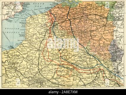 "Le Théâtre de la guerre sur le front de l'Ouest', (c1920). 'Map montrant les principales lignes de bataille à partir de septembre 1914 à novembre 1918'. Le nord de la France et de la Belgique durant la Première Guerre mondiale : également indiqués sont : '1. Limite d'avance allemande jusqu'à la première bataille de la Marne, septembre 1914. 2. La ligne des Alliés en février 1915 - six mois après la déclaration de guerre 3. Avant l'offensive allemande, le 21 mars, 1918. 4 Après l'offensive allemande au 15 juillet 1918. 5. Après Foch's contre-attaque sur la Marne, 18 juillet 1918. 6. Bataille de la ligne Hindenburg, October 10th, 1918. 7. Lignes d'Armistice, Novembre 11th, 1918'. À partir de &q Banque D'Images