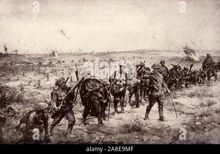 "L'heure a sonné. La première ligne d'attaque dans la "grande poussée"', 1917. La bataille de la Somme a débuté le 1er juillet 1916, avec l'offensive du général Douglas Haig connu comme le grand Push. De "La guerre d'Album De Luxe - Le Volume VII. La campagne d'automne de 1916", édité par J. A. Hammerton. [L'Amalgamated Press, Limited, Londres, 1917] Banque D'Images