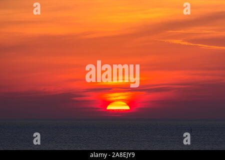 Rønne, Bornholm, Sonnenuntergang ueber dem Meer Banque D'Images