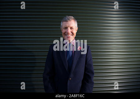 Auchtermuchty, UK. Nov 8, 2019. Sur la photo : Willie Rennie MSP - Leader du Parti Libéral Démocrate écossais. Le leader libéral démocrate Jo Swinson visites North East Fife dans le cadre de sa tournée du chef de l'UK, comme elle fait l'affaire de rester en Écosse les électeurs à soutenir les démocrates libéraux de protéger la place au cœur de l'UE. Crédit : Colin Fisher/Alamy Live News Banque D'Images