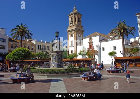 Plaza Alta et église de La Palma, Algeciras, Cadiz Province, Région d'Andalousie, Espagne, Europe. Banque D'Images