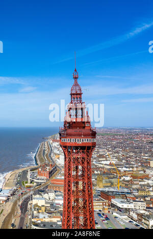 Vues aériennes de la Blackpool Tower dans l'une des stations balnéaires plus grand du Stunnig, paysages de la mer, et lui-même de la ville de Blackpool Banque D'Images