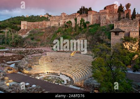 Théâtre romain et l'Alcazaba Arabe, Malaga, Andalousie, Espagne, Europe. Banque D'Images