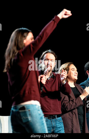 L'IFEMA, Madrid, Espagne. Le 08 novembre, 2019. L À R Irene Montero, porte-parole de Unidas Podemos au Congrès des Députés et candidats pour Madrid, Pablo Iglesias, secrétaire général du Podemos et candidat de Unidas Podemos pour la Présidence du Gouvernement, Ada Colau, maire de Barcelone sur le dernier événement de Unidas Podemos partie avant la clôture de la campagne pour les élections générales en Espagne. Credit : EnriquePSans/Alamy Live News Banque D'Images