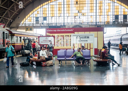 Bangkok, Thaïlande - 25 mai 2019 : La gare de Bangkok officieusement connu sous le nom de Hua Lamphong station. La gare principale de Bangkok Banque D'Images