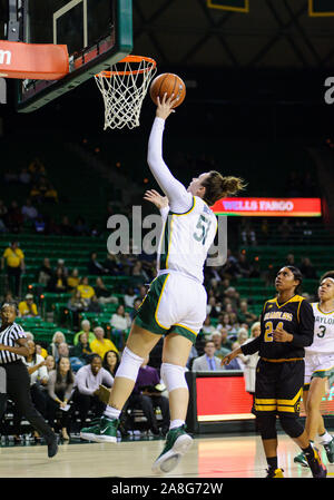 Waco, Texas, USA. Nov 8, 2019. Dame Baylor Bears avant Caitlin Bickle (51) monte d'un layup durant la 2e moitié du basket-ball match entre Grambling Tigers et la dame à la Baylor Bears Ferrell Centre à Waco, au Texas. Matthew Lynch/CSM/Alamy Live News Banque D'Images