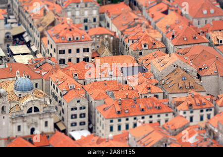 (Antenne) Panoramique vue sur la vieille ville forteresse Impériale Dubrovnik (Croatie) avec Miniature (Tilt Shift) Effet Banque D'Images
