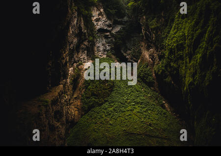 Macocha Gorges ou Macocha, une épopée sinkhole dans le Karst morave, système de grottes du Karst morave, République Tchèque Banque D'Images