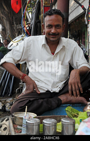 Rues de Calcutta. Faire de paan. Banque D'Images