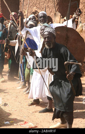 Pays Dogon : village de Kundu Dogomo Amakana - Funérailles de Dara Banque D'Images