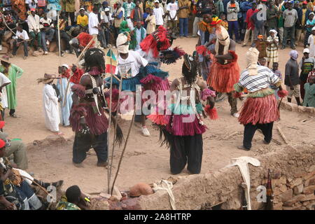 Pays Dogon : village de Kundu Dogomo Amakana - Funérailles de Dara Banque D'Images