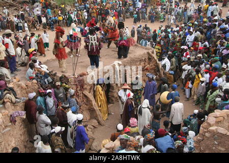 Pays Dogon : village de Kundu Dogomo Amakana - Funérailles de Dara Banque D'Images