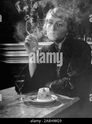 INGRID BERGMAN dans l'ARC DE TRIOMPHE (1948), réalisé par Lewis Milestone. Credit : United Artists / Album Banque D'Images