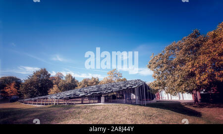 La serpentine Pavilion 2019 conçu par Junja Ishigami, Kensington Gardens, London, UK. Banque D'Images