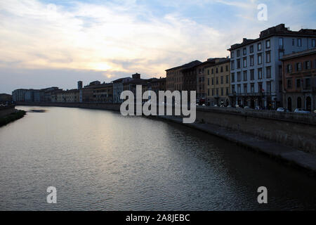 La rivière Arno à Pise Banque D'Images