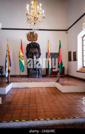 Buste de Simon Bolivar à la Casa de la Libertad ou Maison de la liberté dans le quartier historique de Sucre, Bolivie Banque D'Images