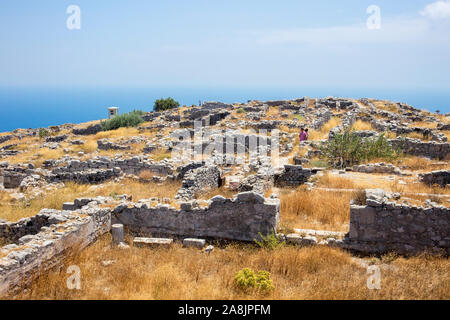 Ancient Thera Santorini, Grèce/-17OCT2019 : Ancient Thera est une ville antique sur le dessus de la montagne Messavouno sur l'île grecque de Santorin. Banque D'Images