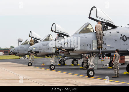 United States Air Force A-10 Thunderbolt II 'phacochères' sur la rampe de la Fort Wayne 2019 meeting aérien. Banque D'Images