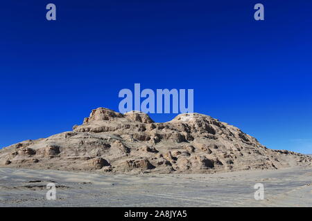 Les roches érodées de vent de Yardanges et les surfaces de roche-roche-alternant des crêtes et des furrows-désert de Qaida-Qinghai-Chine-0555 Banque D'Images