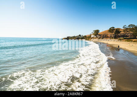 Cayucos beach, situé sur la baie d'Estero colorés sur la côte de la Californie centrale. Banque D'Images