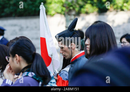 Tokyo, Japon. 10 Nov, 2019. Les intervenants pour saluer l'empereur du Japon et de l'Impératrice Masako héritier Naruhito au cours de la royal parade à Tokyo le 10 novembre 2019, au Japon. Credit : AFLO Co.,Ltd/Alamy Live News Banque D'Images