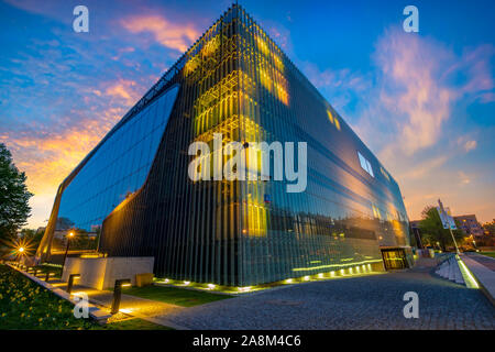 La Pologne, Warsaw-April 2018 : Musée des Juifs polonais dans Polin, illumination inclus Banque D'Images