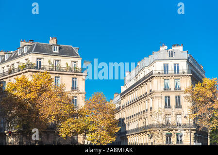Paris, beaux bâtiments Haussmann dans un quartier chic de la capitale, panorama