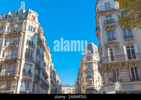 Paris, beaux bâtiments Haussmann dans un quartier chic de la capitale, panorama