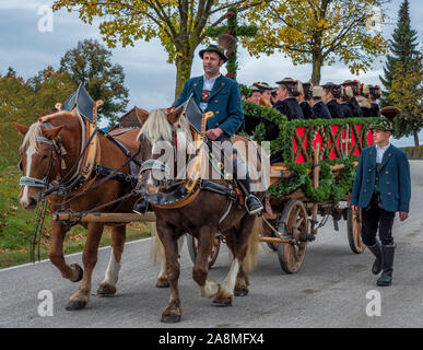 Transport à la procession à Froschhausen Leonhardi, Murnau, Pfaffenwinkel region, Upper Bavaria, Bavaria, Germany, Europe Banque D'Images