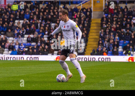 9 novembre 2019, St Andrews, Birmingham, Angleterre ; Sky Bet Championship, Birmingham City v Fulham : Stefan Johansen (08) de Fulham contrôle la ball Crédit : Gareth Dalley/News Images Banque D'Images