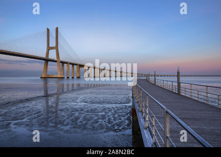 Pont Vasco de Gama, Lisbonne, Portugal, Europe Banque D'Images